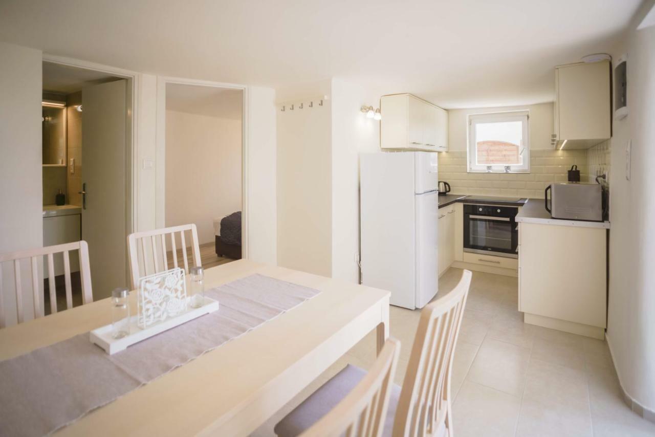 Eleven Apartman House Keszthely Ngoại thất bức ảnh